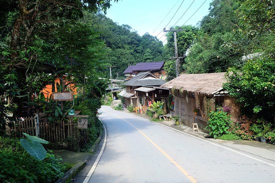Mae Kampong Village